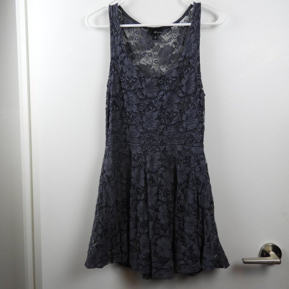 Aritzia Grey Lace Sleeveless Dress in Small